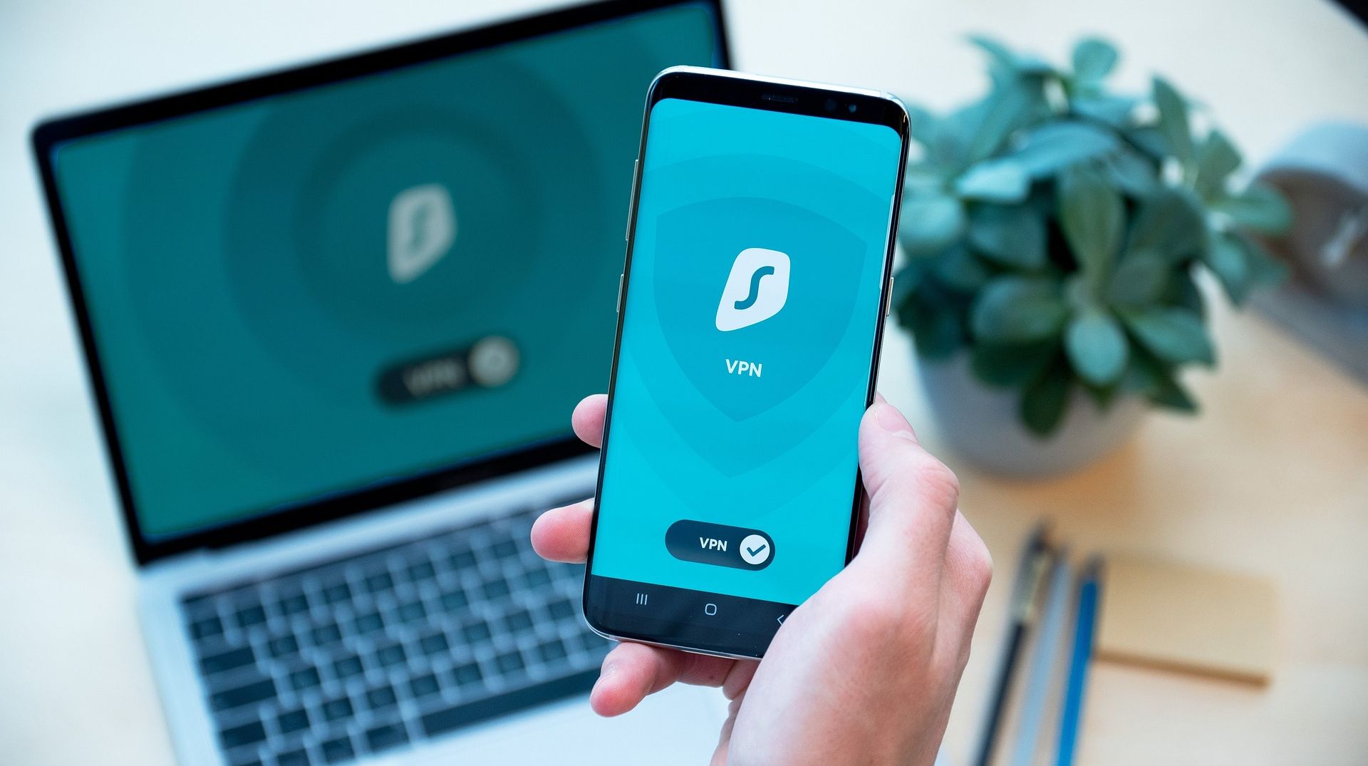 surfshark vpn روی تلفن و لپ تاپ باز می شود