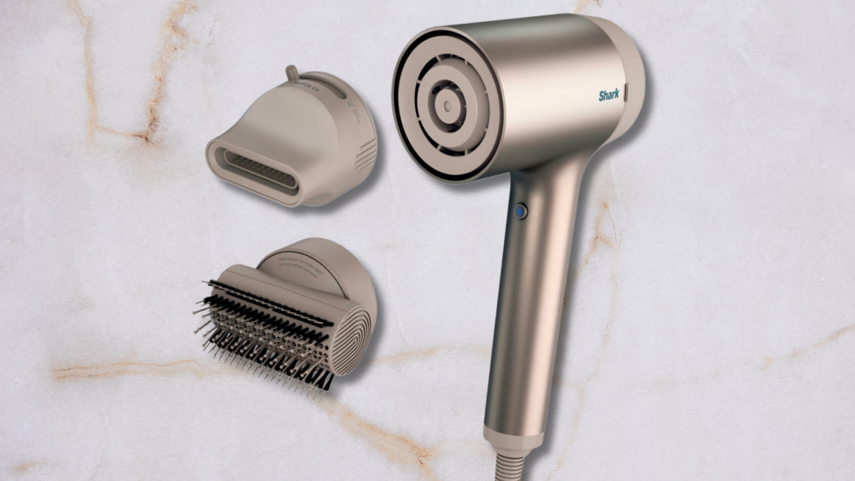 سشوار کوسه HyperAir در زمینه سنگ مرمر